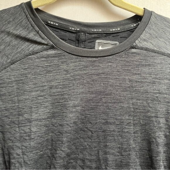 Nike Tech Pack Black Long Sleeve Top Running Training Mens Small - Picture 4 of 10